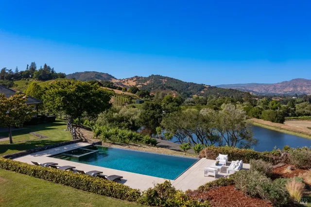 $11,888,000 | 3211 Dry Creek Road, Napa, CA 94558