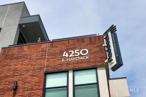 $379,000 | 4250 Haystack, Unit 205, Boise, ID 83716