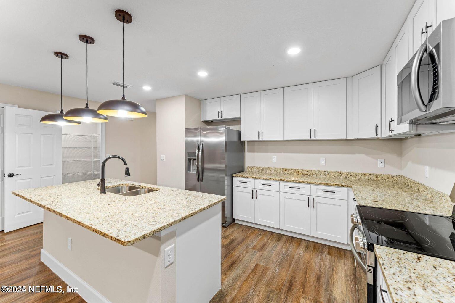 9040 Taylor Field Road Jacksonville, FL 32222 - Photo 9 of 28 Kitchen