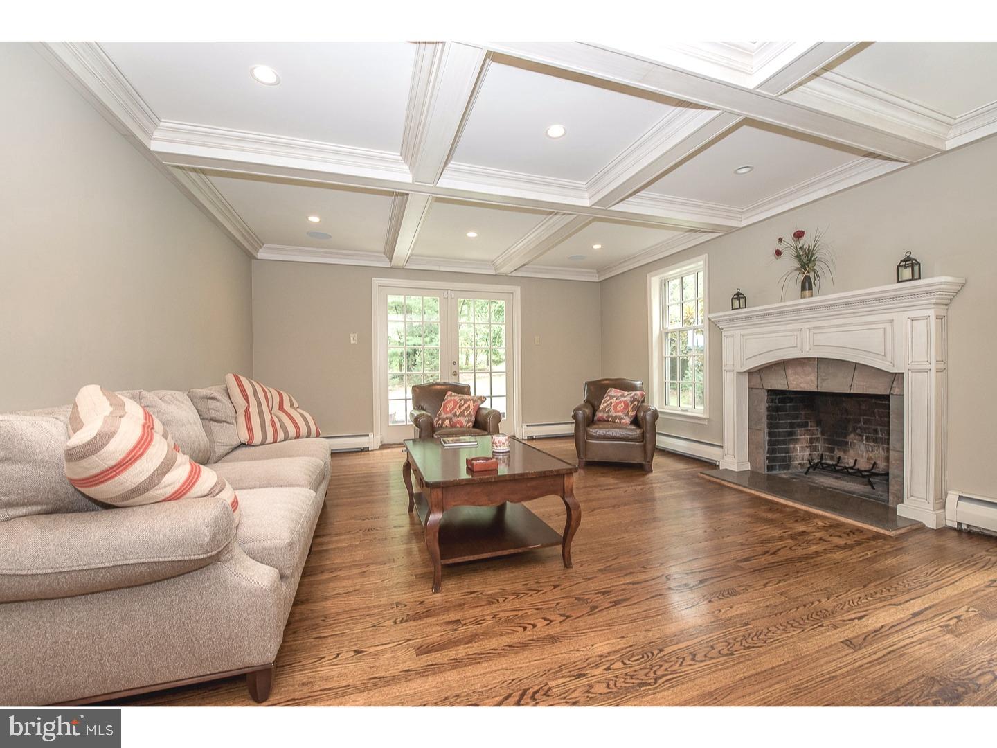 165 Ridgewood Road Wayne, PA 19087 - Photo 5 of 25 Living Room