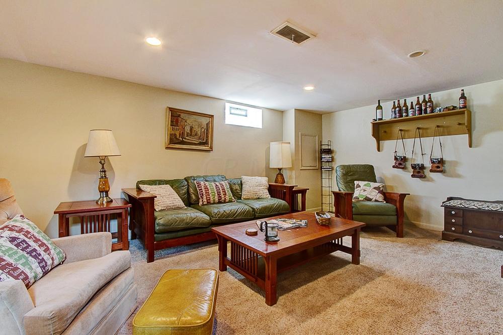 981 Kenwick Road Columbus, OH 43209 - Photo 13 of 17 Gallery Image 13