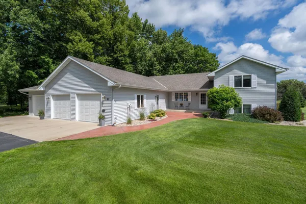 $489,900 | 80 Canterbury Court, Mankato, MN 56001