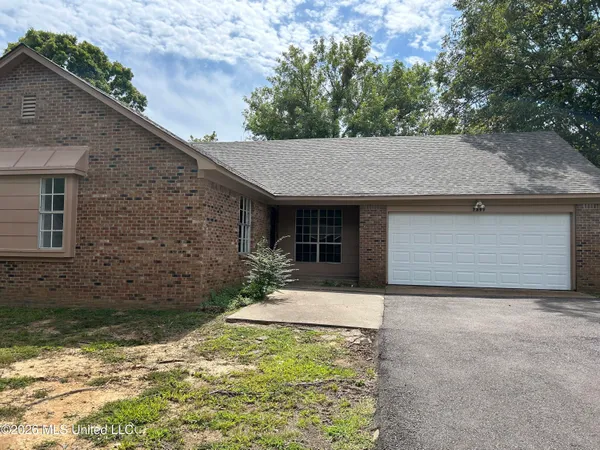 $1,550 | 7397 Meadowbrook Drive, Horn Lake, MS 38637