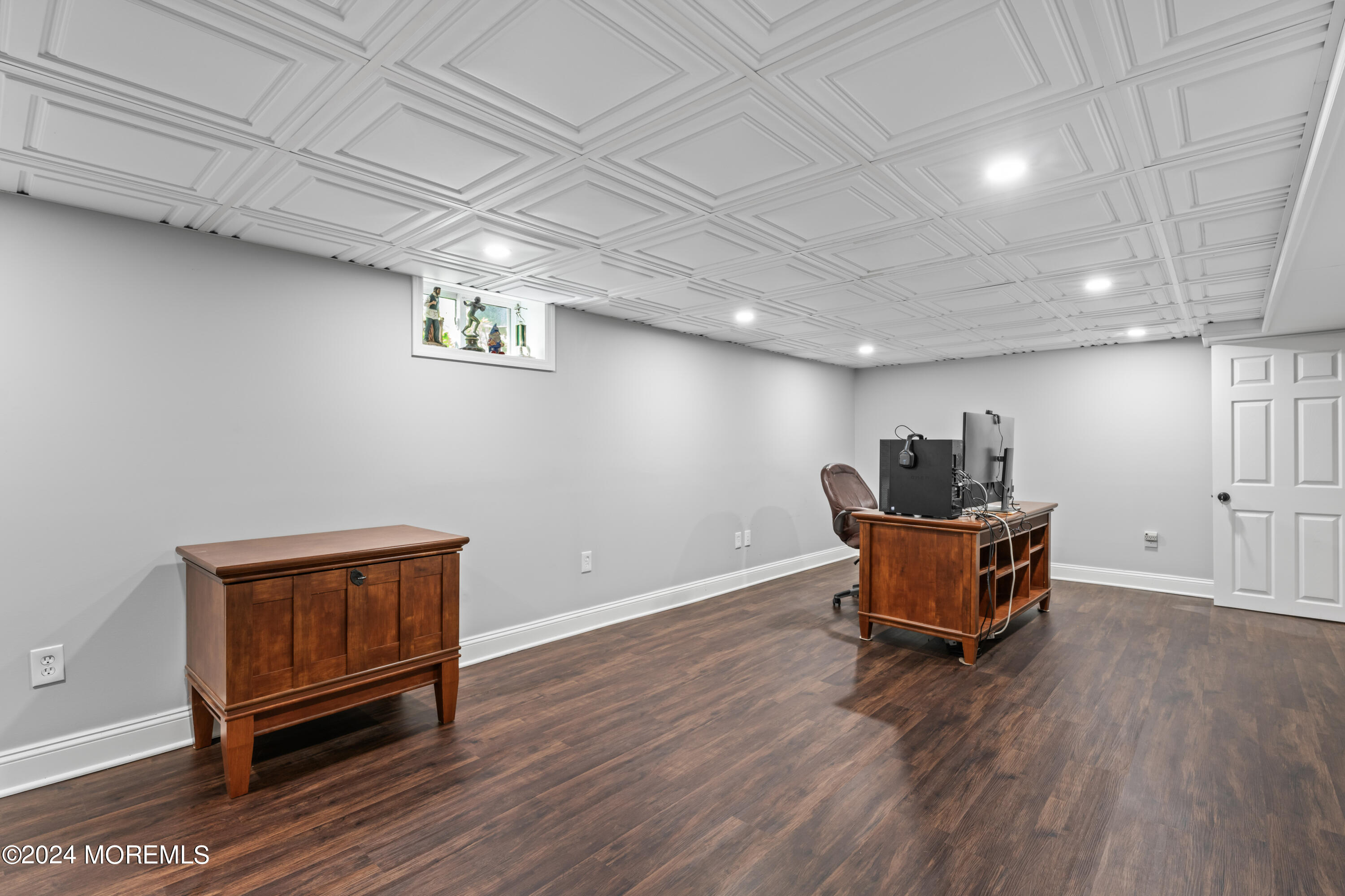 54 Rutherford Road Berkeley Heights, NJ 07922 - Photo 28 of 43 a room with furniture and wooden floor