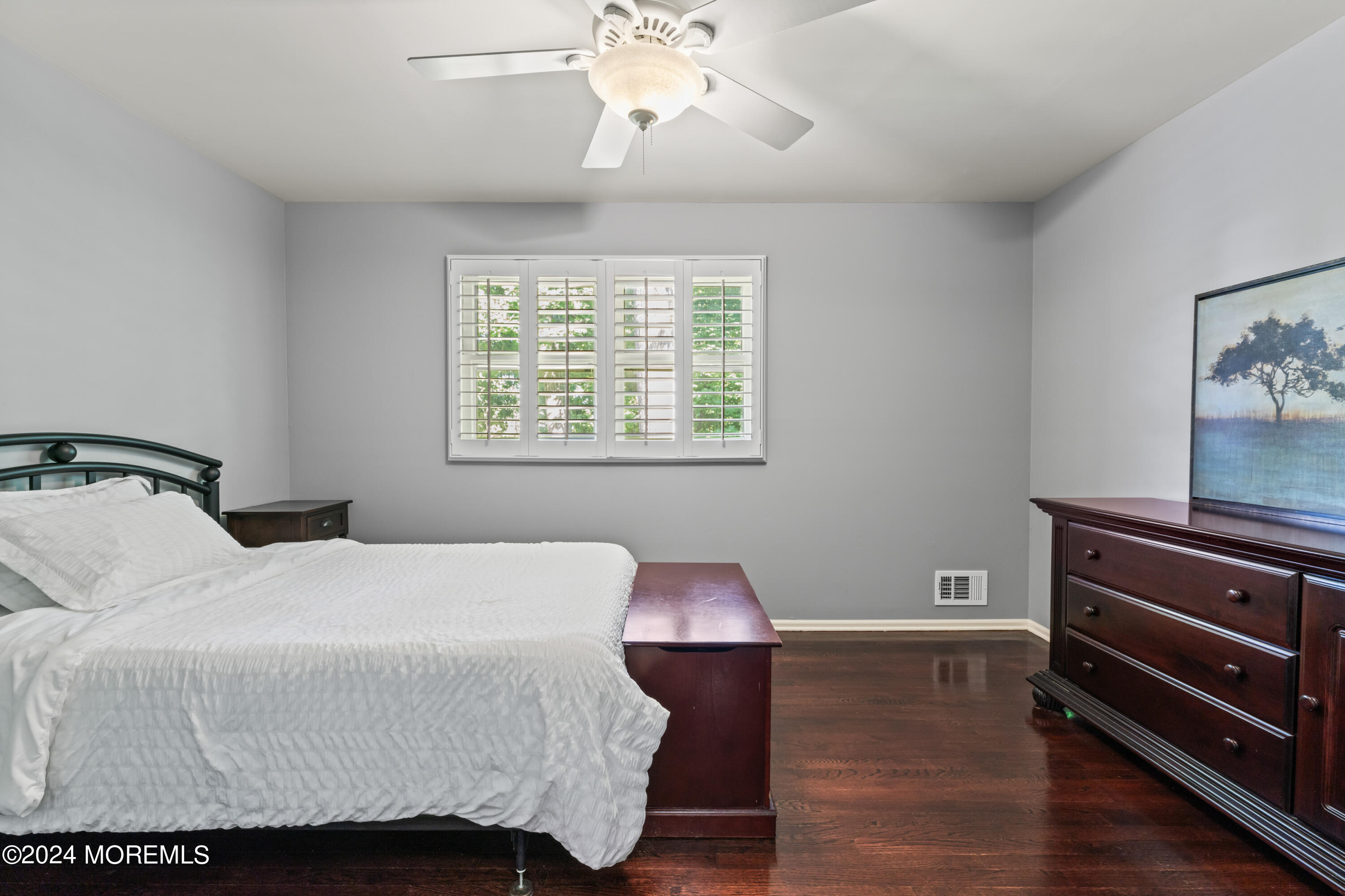 54 Rutherford Road Berkeley Heights, NJ 07922 - Photo 30 of 43 a bedroom with a bed and a window