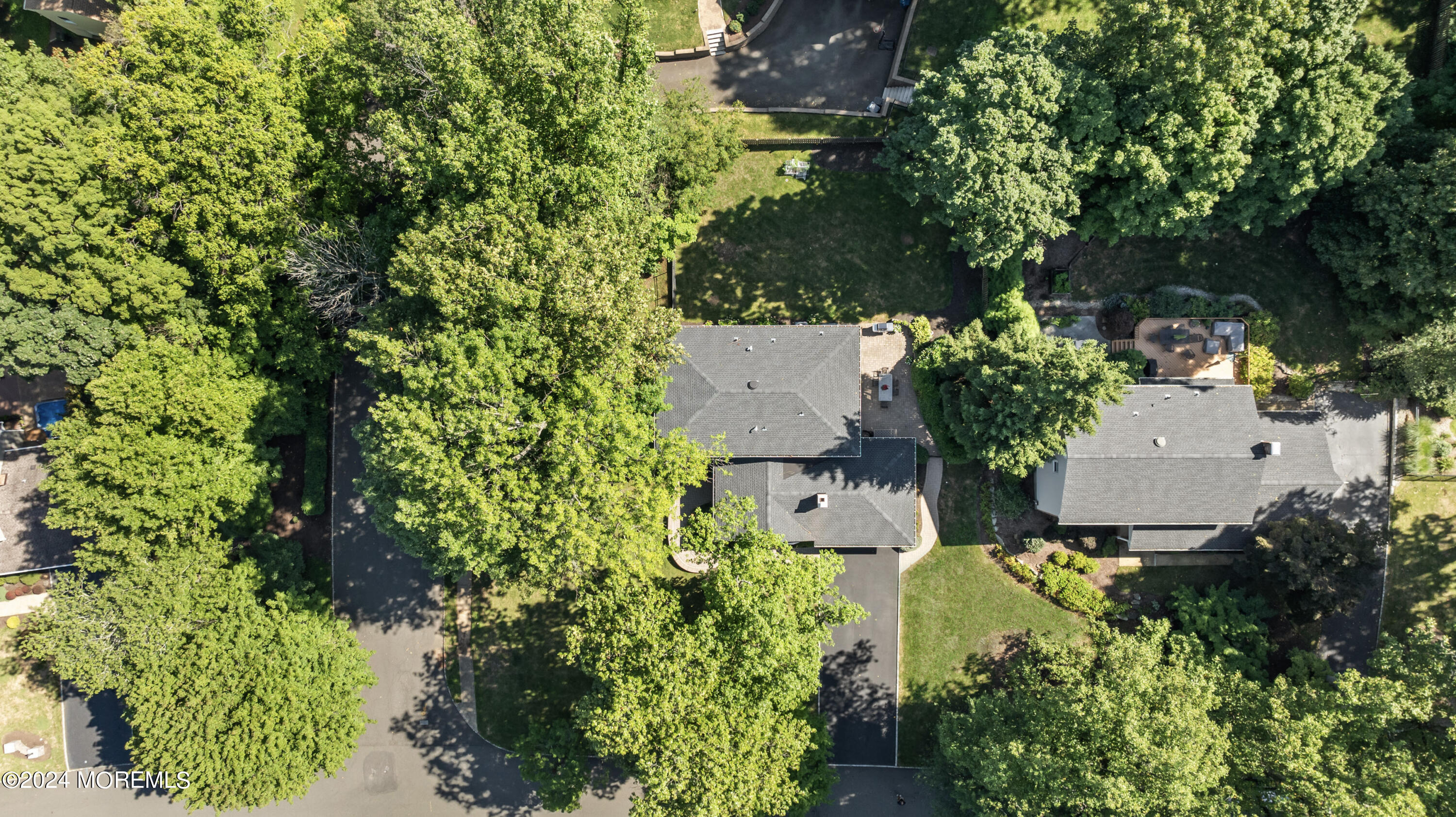 54 Rutherford Road Berkeley Heights, NJ 07922 - Photo 37 of 43 an aerial view of a house with a yard