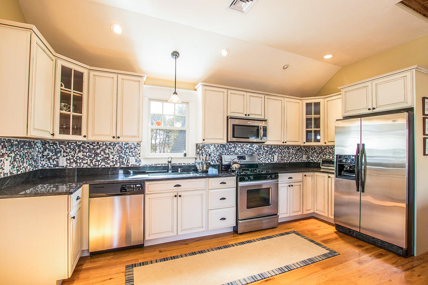387 Monomoscoy Road Mashpee, MA 02649 - Photo 29 of 36 IMG_2233