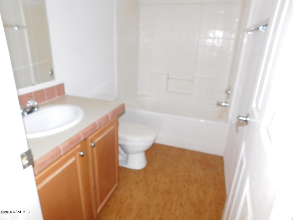 3386 Old Woodruff Road Snowflake, AZ 85937 - Photo 11 of 11 Hall Bath