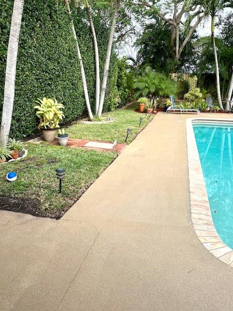 23341 Lago Mar Circle Boca Raton, FL 33433 - Photo 29 of 50 Pool deck
