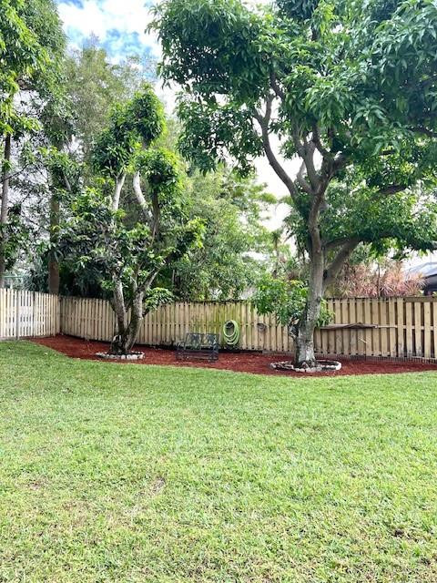 23341 Lago Mar Circle Boca Raton, FL 33433 - Photo 31 of 50 Huge fenced in backyard