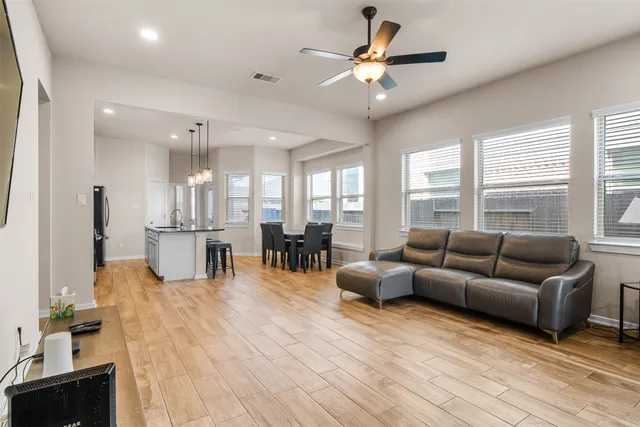 $375,000 | 10517 Wild Chives, Conroe, TX 77385