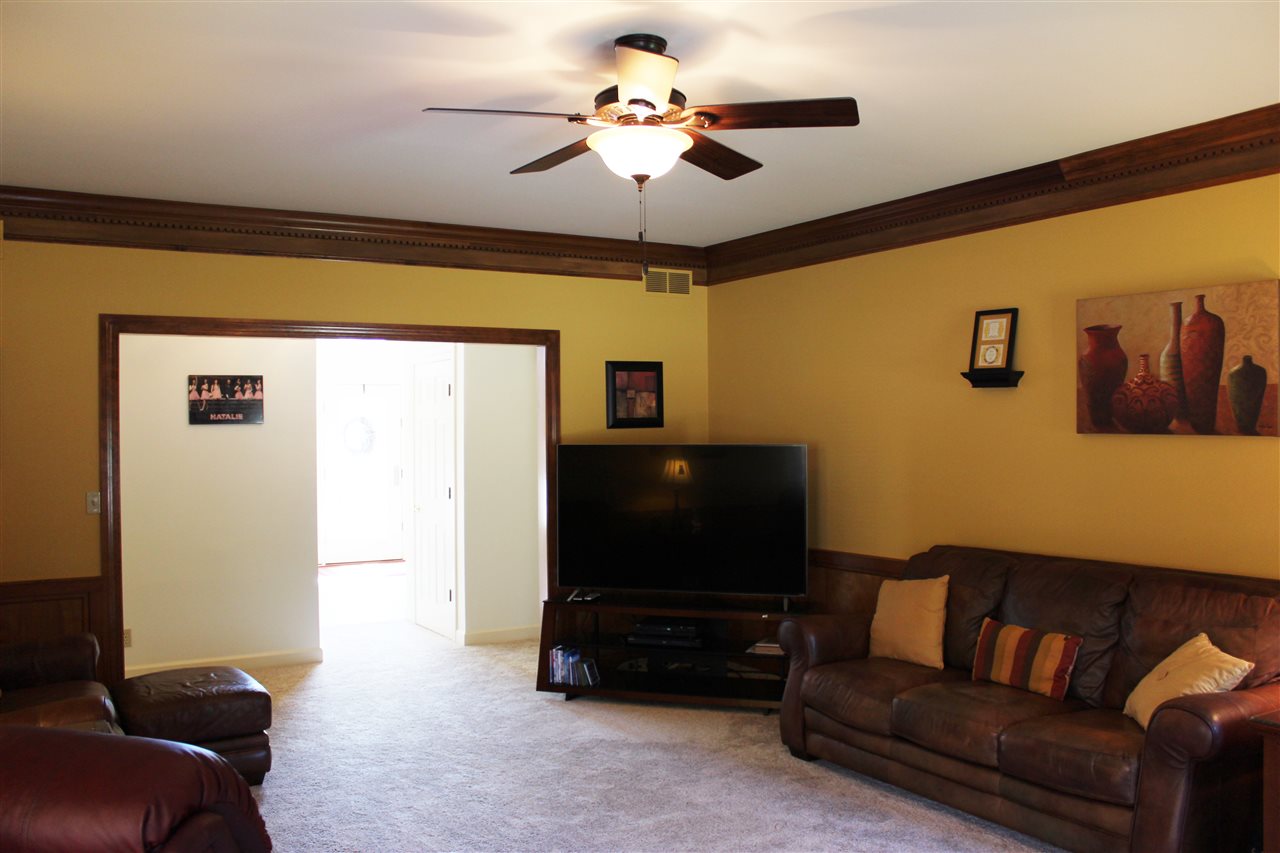 7522 Ridgebrook Newburgh, IN 47630 - Photo 8 of 27 Gallery Image 8