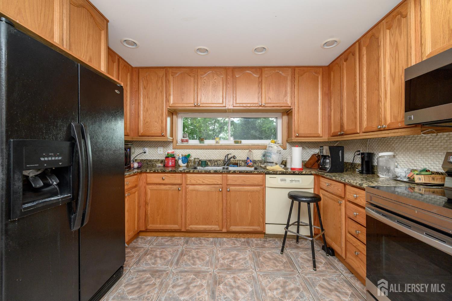 2 New Friendship Road Howell, NJ 07731 - Photo 9 of 37