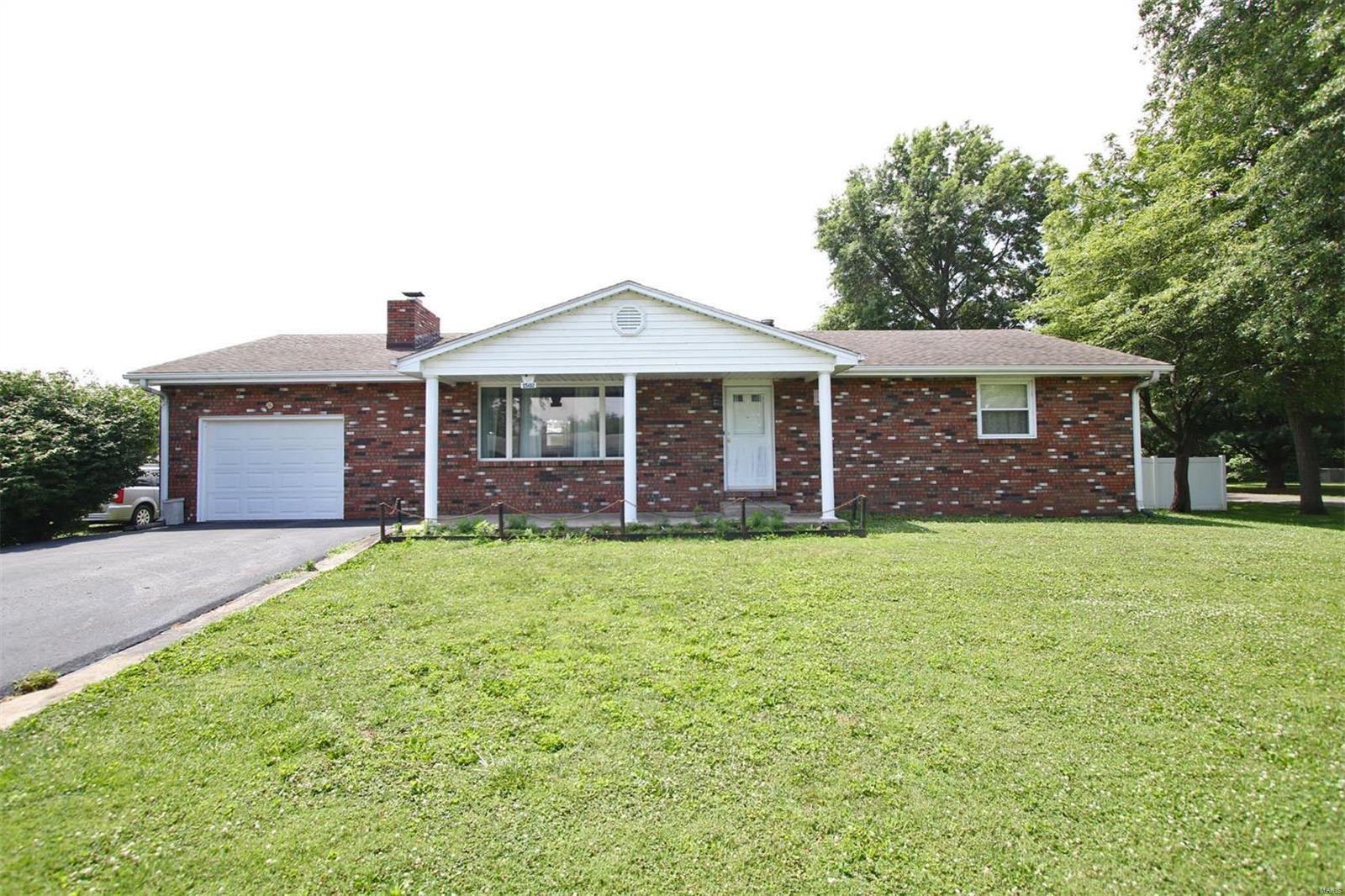 1502 Broadway Avenue South Roxana, IL 62087 - Photo 1 of 25
