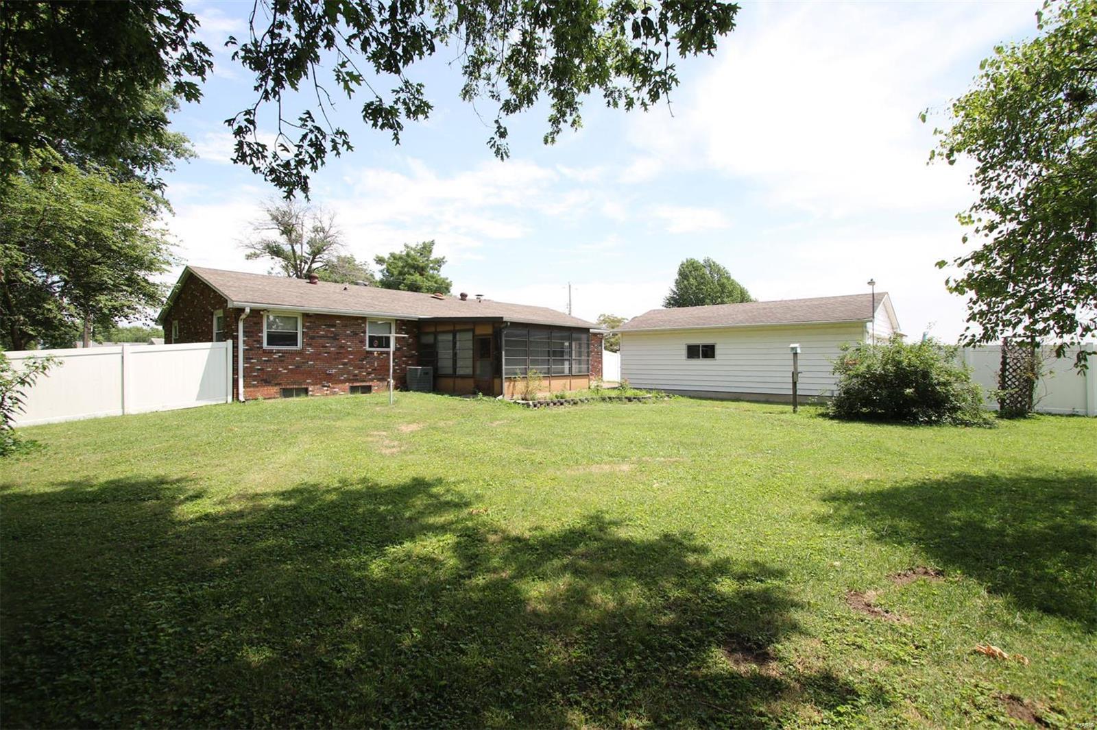 1502 Broadway Avenue South Roxana, IL 62087 - Photo 4 of 25