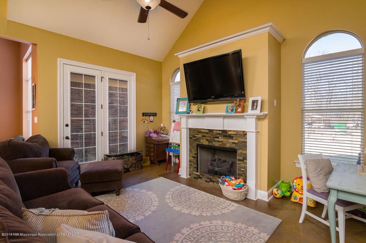 4818 Austin Road Nesbit, MS 38651 - Photo 10 of 31 IMG_6626-Edit