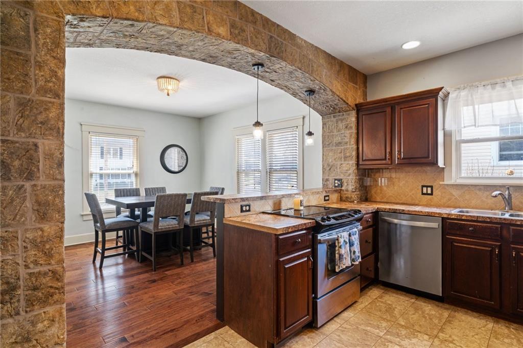 2709 Felix Street St. Joseph, MO 64501 - Photo 8 of 39