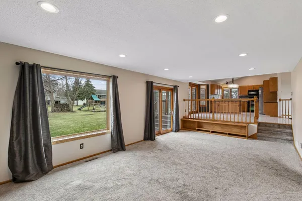 $465,000 | 1325 Courtland East, Waconia, MN 55387