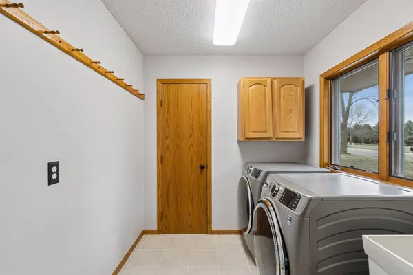 $465,000 | 1325 Courtland East, Waconia, MN 55387