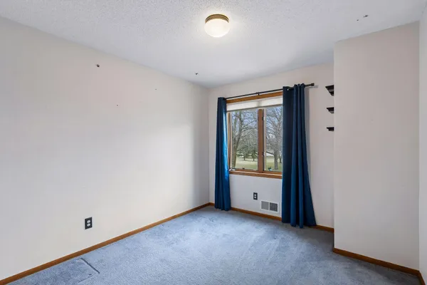 $465,000 | 1325 Courtland East, Waconia, MN 55387