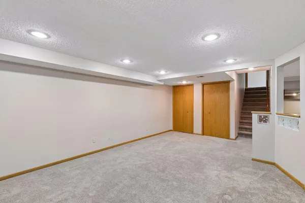 $465,000 | 1325 Courtland East, Waconia, MN 55387