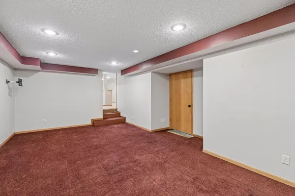 $465,000 | 1325 Courtland East, Waconia, MN 55387