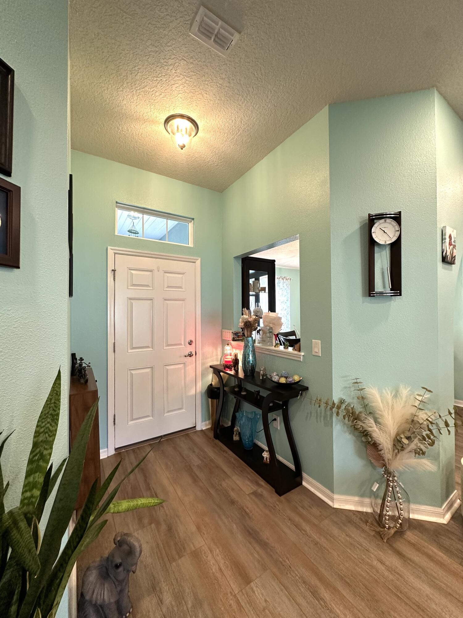 15329 Southwest 65th Ter Road Ocala, FL 34473 - Photo 20 of 28 Foyer leads to Great Room