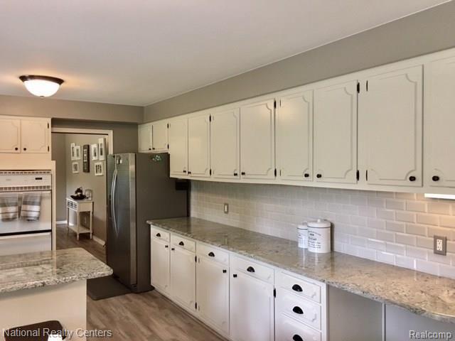 29700 Drake Road Farmington, MI 48331 - Photo 12 of 40 Plenty of counter and cabinet space!