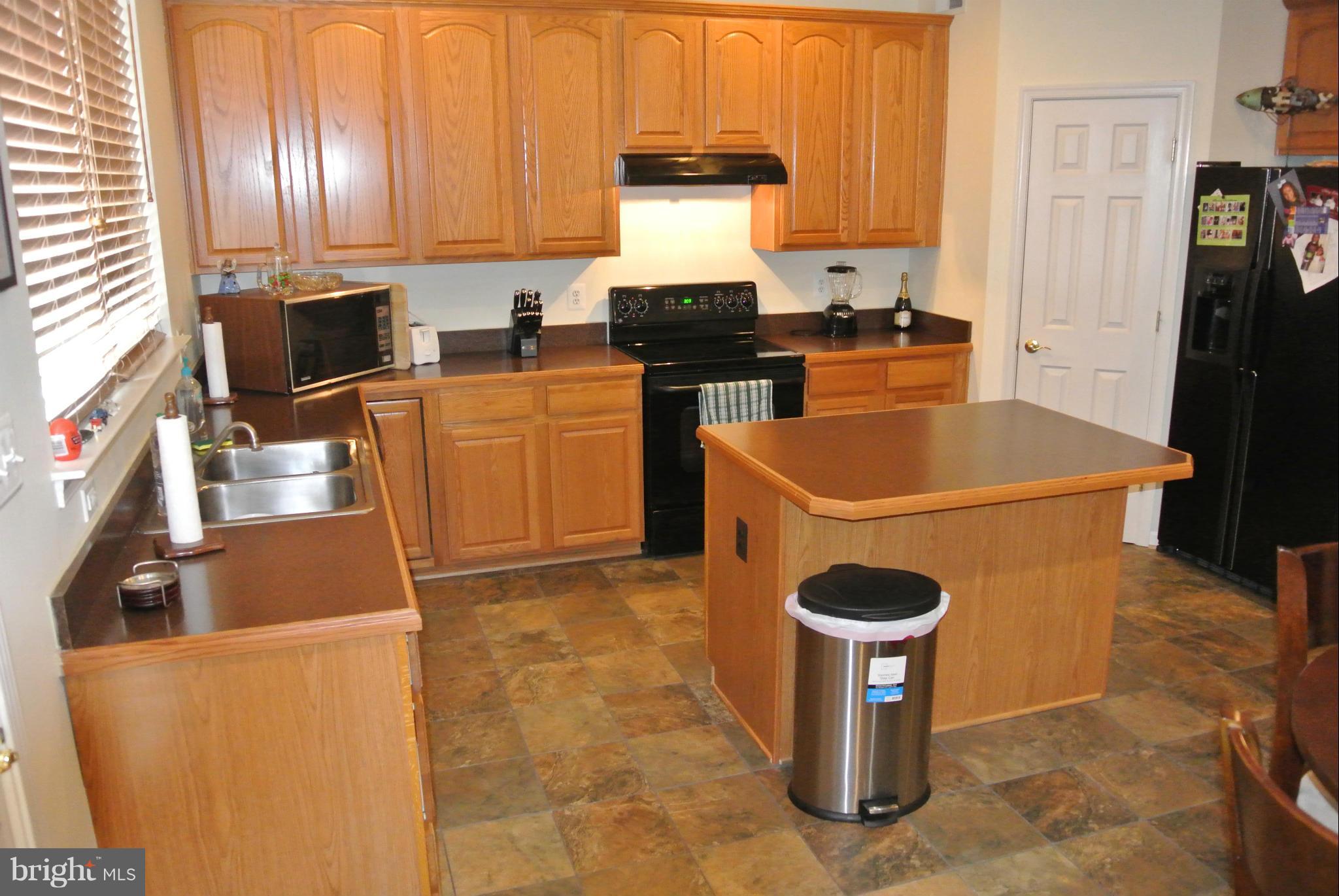 775 Holly Leaf Road Culpeper, VA 22701 - Photo 2 of 30 Kitchen