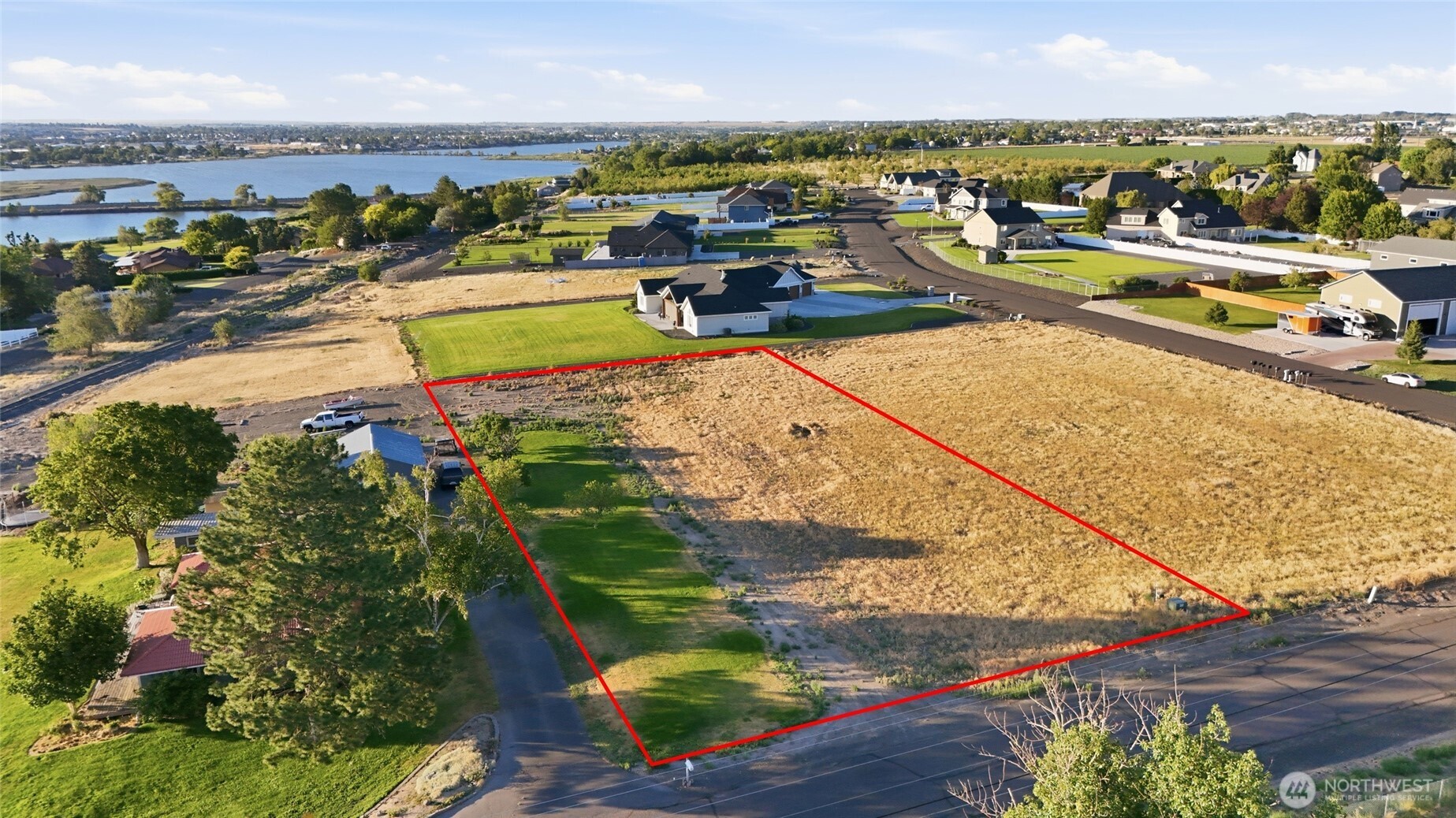 9512 Morgan Road Northeast Moses Lake, WA 98837 - Photo 2 of 11