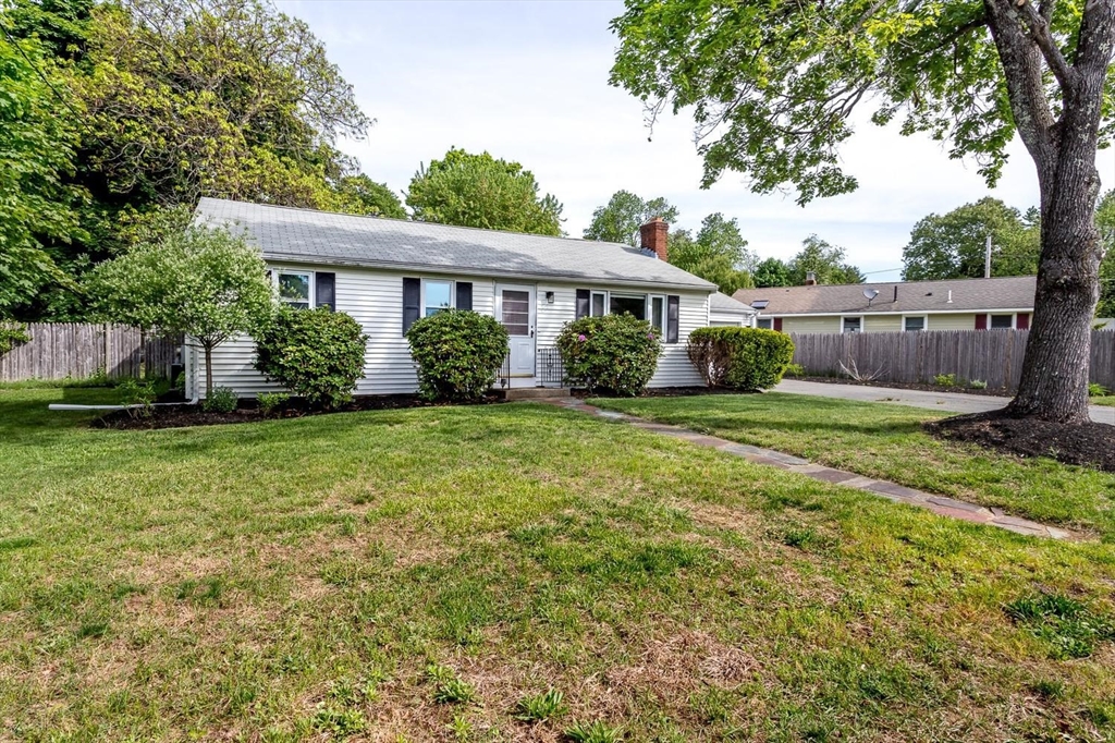 22 Middlesex Road Sharon, MA 02067 - Photo 2 of 21