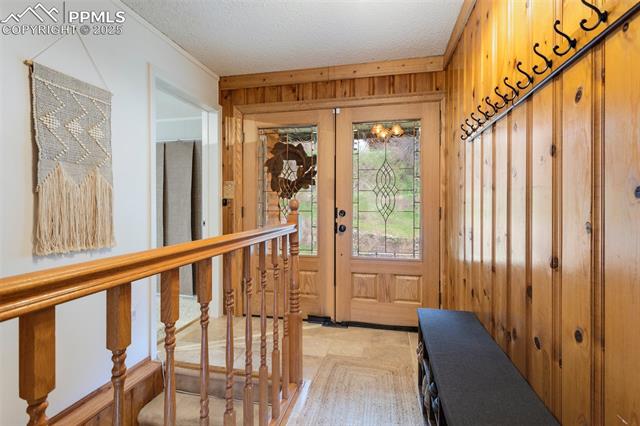 9850 Fountain Road Cascade, CO 80809 - Photo 7 of 48