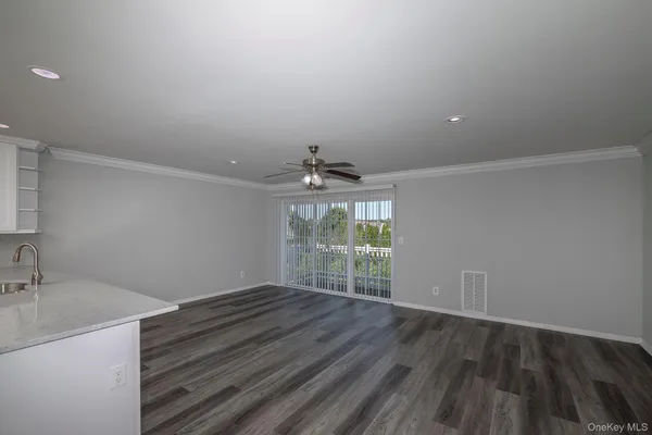 $3,445 | 170 Overlook Drive, Unit 170, Farmingville, NY 11738