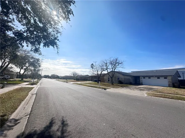 $1,700 | 1713 Mermaid Drive, Corpus Christi, TX 78412