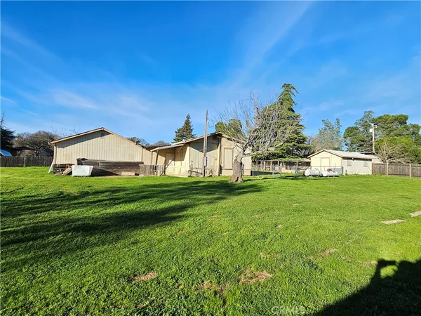 a view of a livingroom with furniture