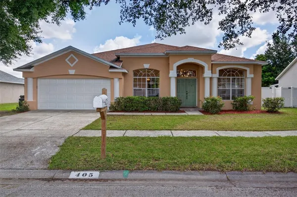 $375,000 | 405 Country Vineyard Drive, Valrico, FL 33594