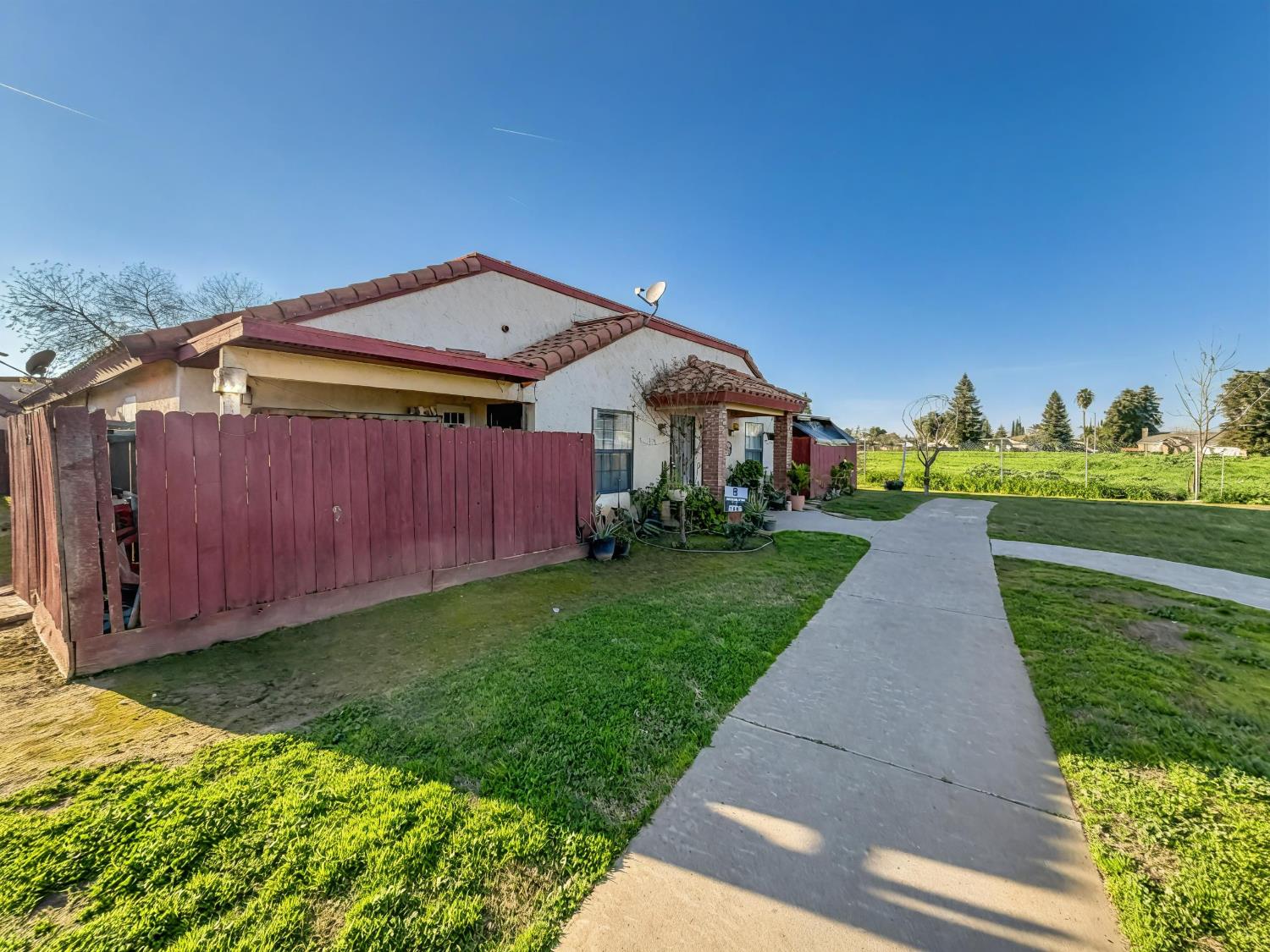 1405 East Cypress Avenue, Unit 157 Reedley, CA 93654 - Photo 2 of 12