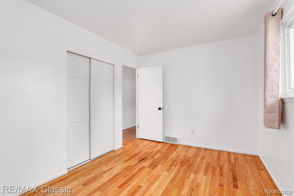 21809 Inkster Road Farmington Hills, MI 48336 - Photo 18 of 24