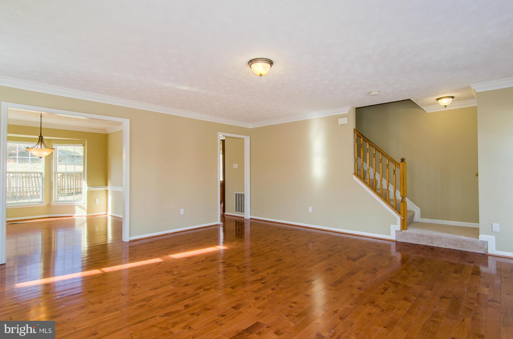 2704 Price Road Crofton, MD 21114 - Photo 2 of 30 Living Room