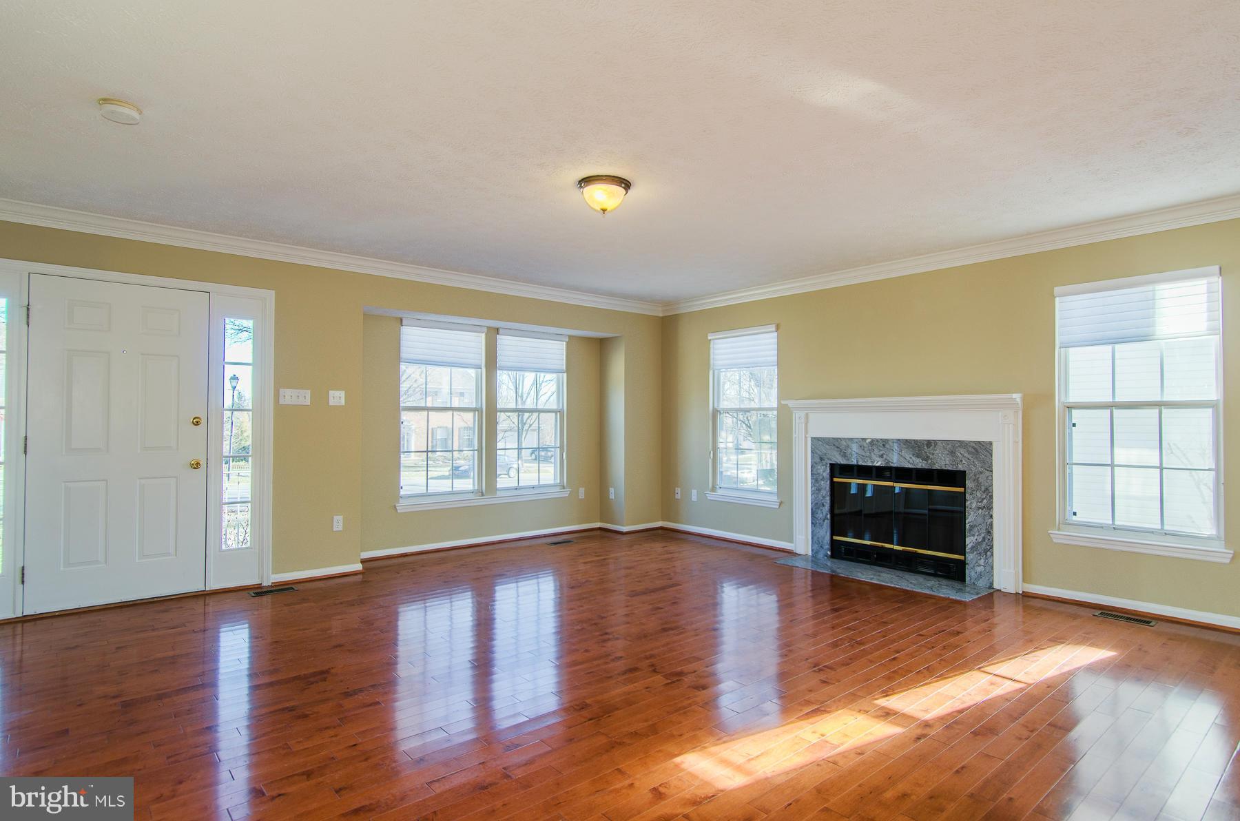 2704 Price Road Crofton, MD 21114 - Photo 4 of 30 Living Room