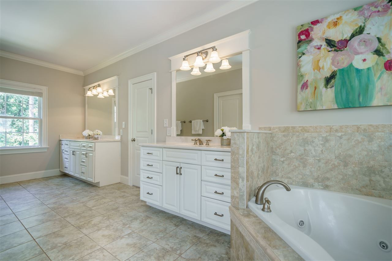 1228 Banbury Road Raleigh, NC 27607 - Photo 15 of 28 Master Bath/Spa