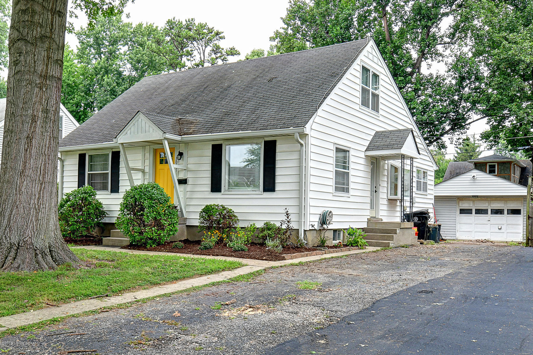3047 Radiance Road Louisville, KY 40220 - Photo 6 of 28 Radiance by C W Davis0002