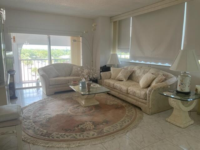 250 Northeast 20th Street, Unit 520 Boca Raton, FL 33431 - Photo 9 of 22 IMG_6064
