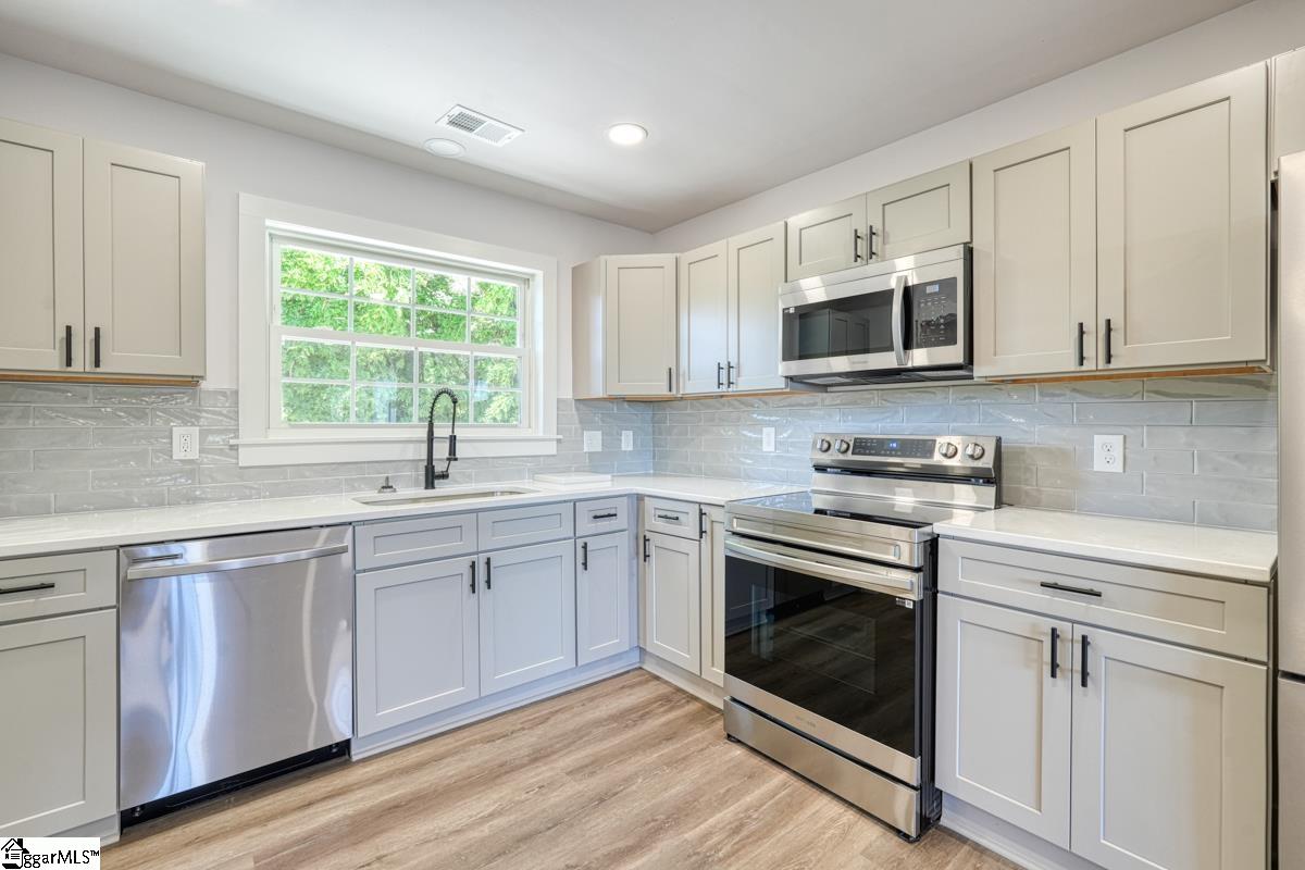 5 Edwards Mill Road Taylors, SC 29687 - Photo 8 of 33 Gallery Image 8