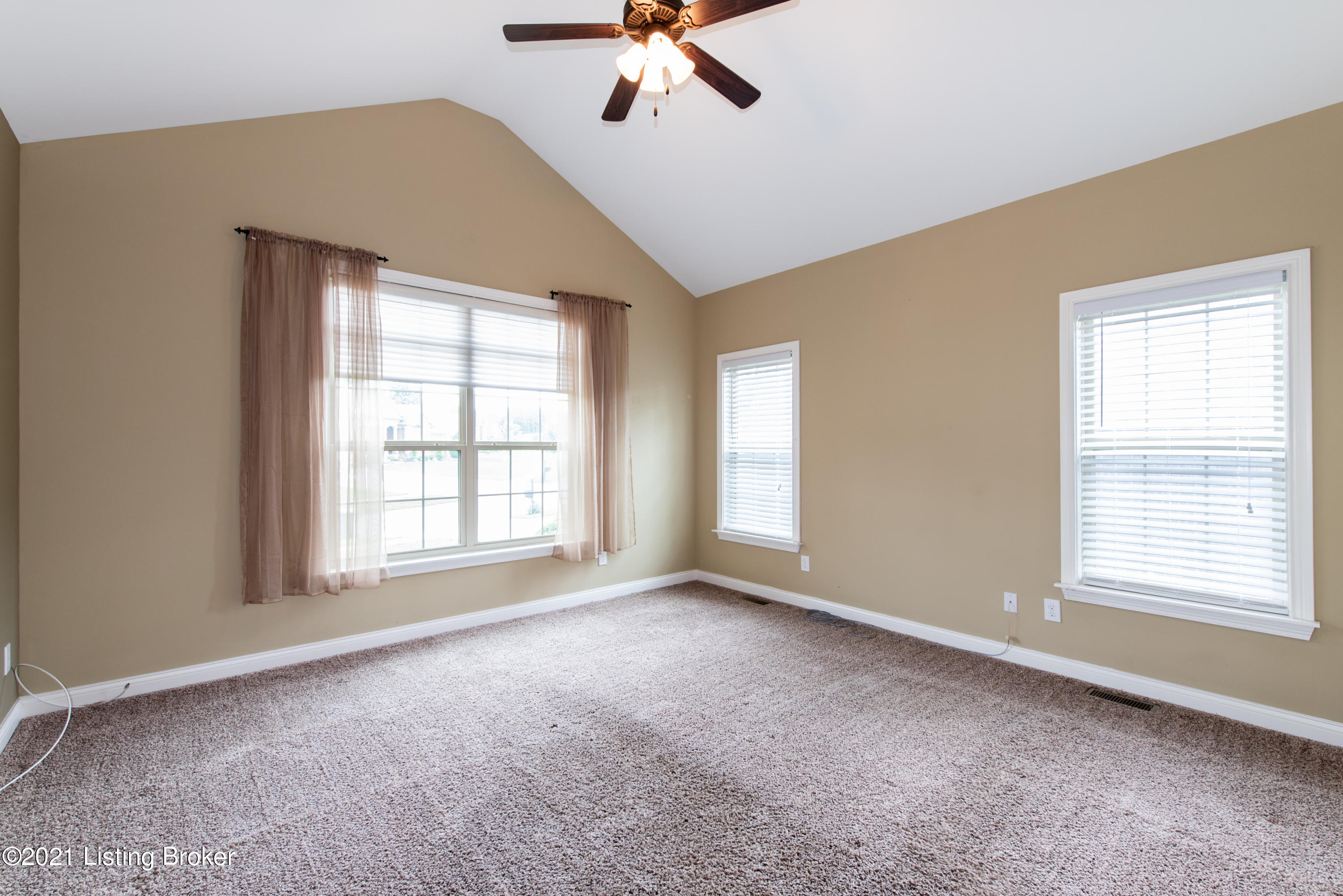 10105 Reeseman Drive Louisville, KY 40291 - Photo 20 of 52 3990