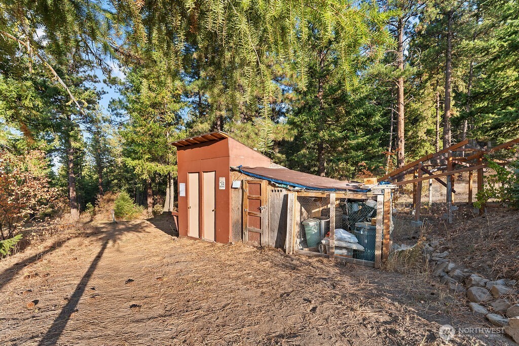 3050 East Stiss Canyon Road Wenatchee, WA 98801 - Photo 5 of 27 a view of a house with a yard