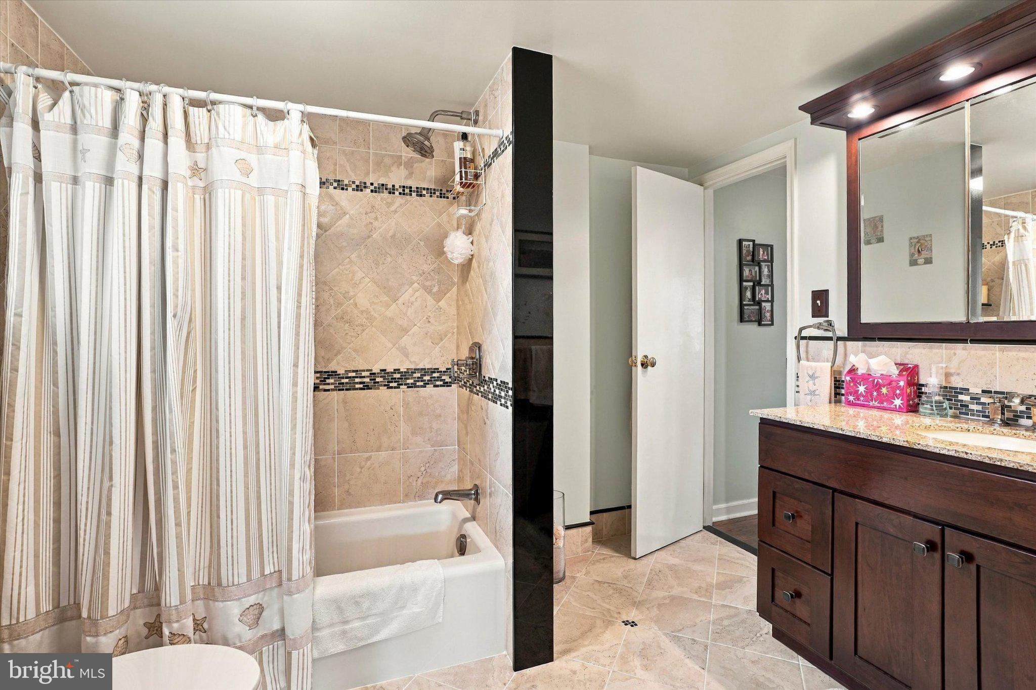 43 Greene Road Warminster, PA 18974 - Photo 11 of 23 Primary Bathroom