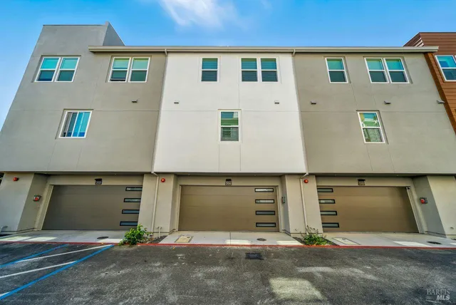 $870,000 | 206 Verandah Avenue, Novato, CA 94945