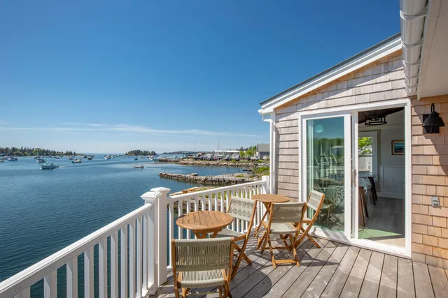$1,695,000 | 15 Main Street, Vinalhaven, ME 04863