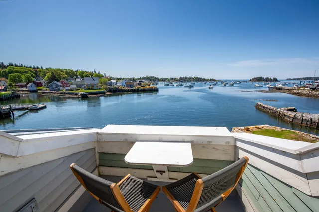 $1,695,000 | 15 Main Street, Vinalhaven, ME 04863